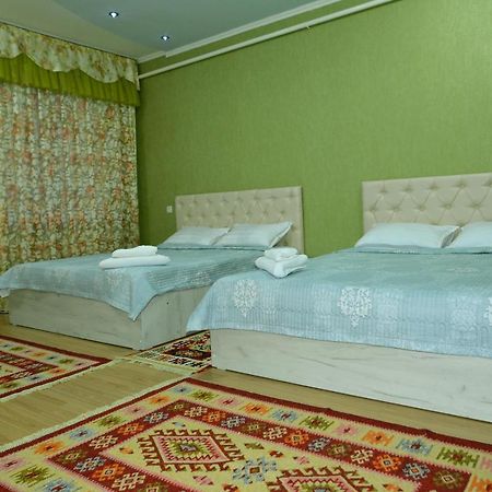 Astoria B&B Osh Ngoại thất bức ảnh