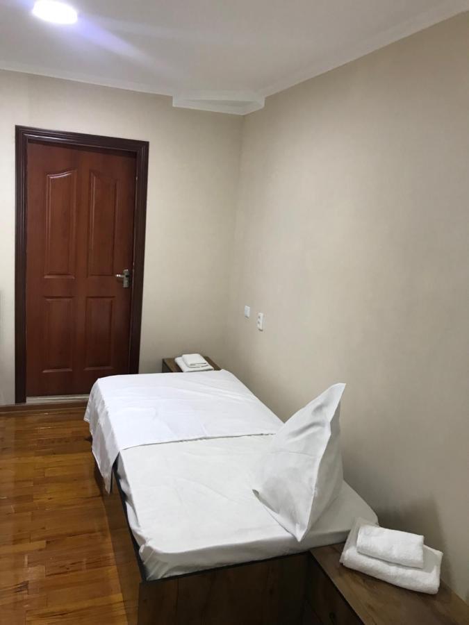 Astoria B&B Osh Ngoại thất bức ảnh