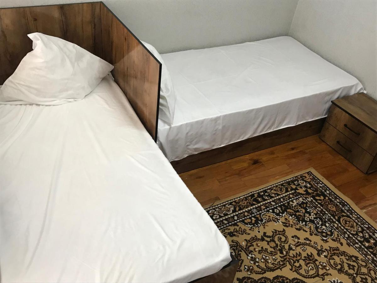 Astoria B&B Osh Ngoại thất bức ảnh