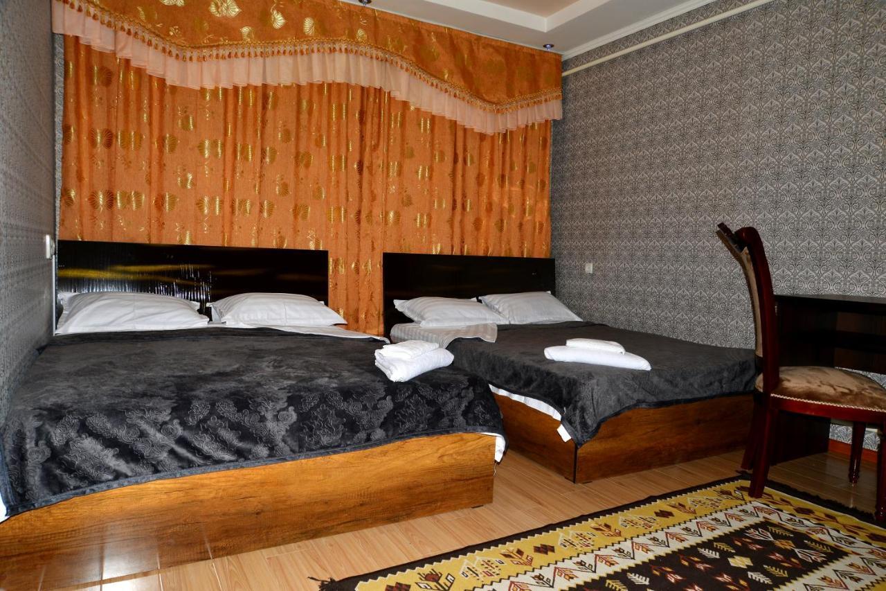Astoria B&B Osh Ngoại thất bức ảnh