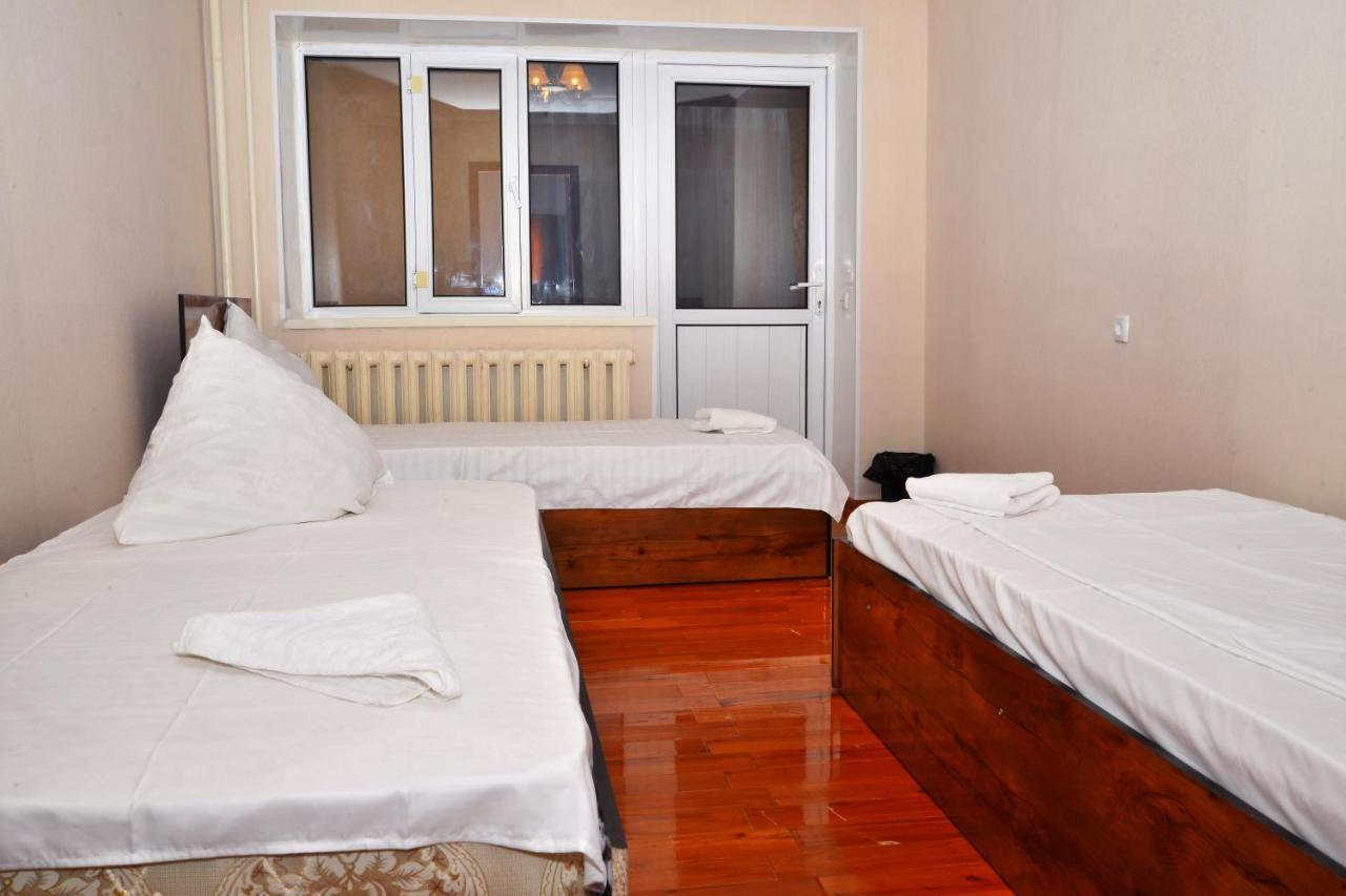 Astoria B&B Osh Ngoại thất bức ảnh